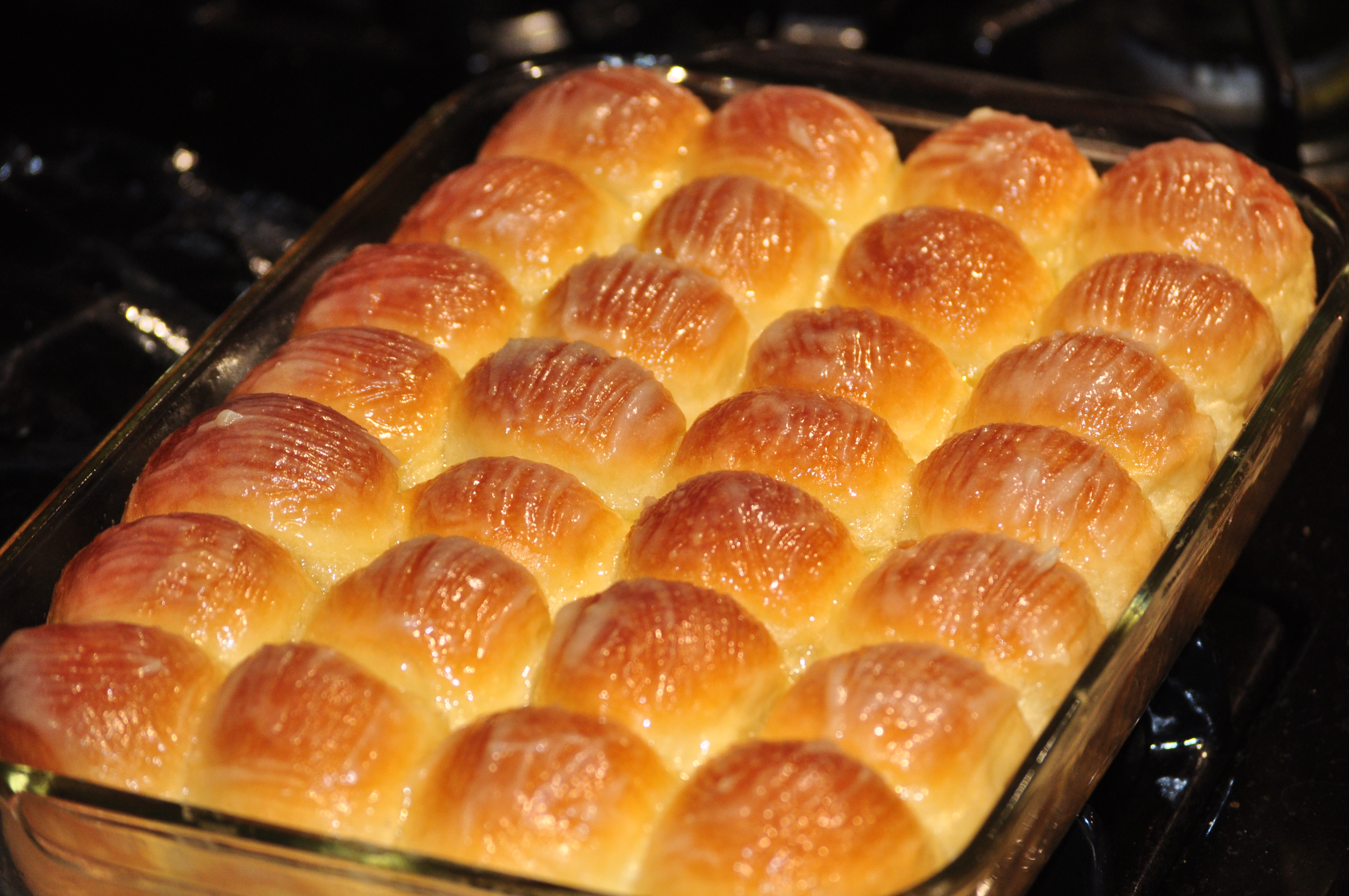 Buttered and Sugared Dinner Rolls - 16
